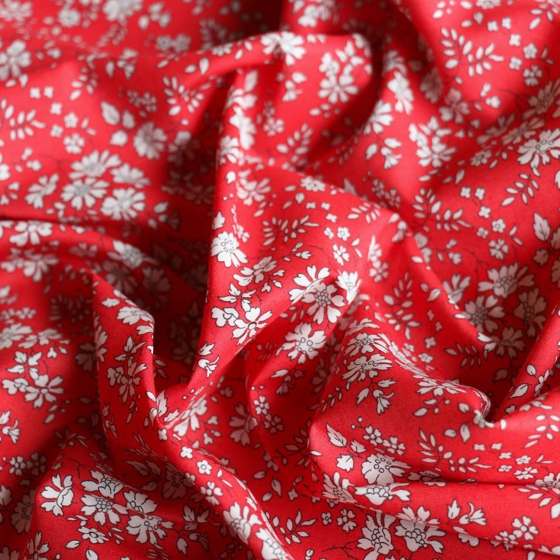 Capel Coral Red- Liberty Tana Lawn™ 4 Capel Coral Red- Liberty Tana Lawn™ - Image 2