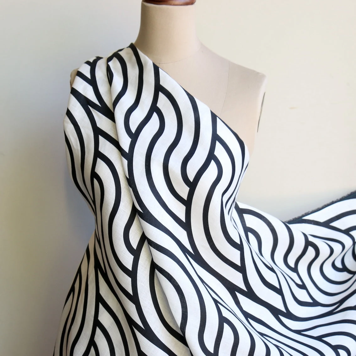 Wave On Waves Printed Linen 7 Wave On Waves Printed Linen - Image 5