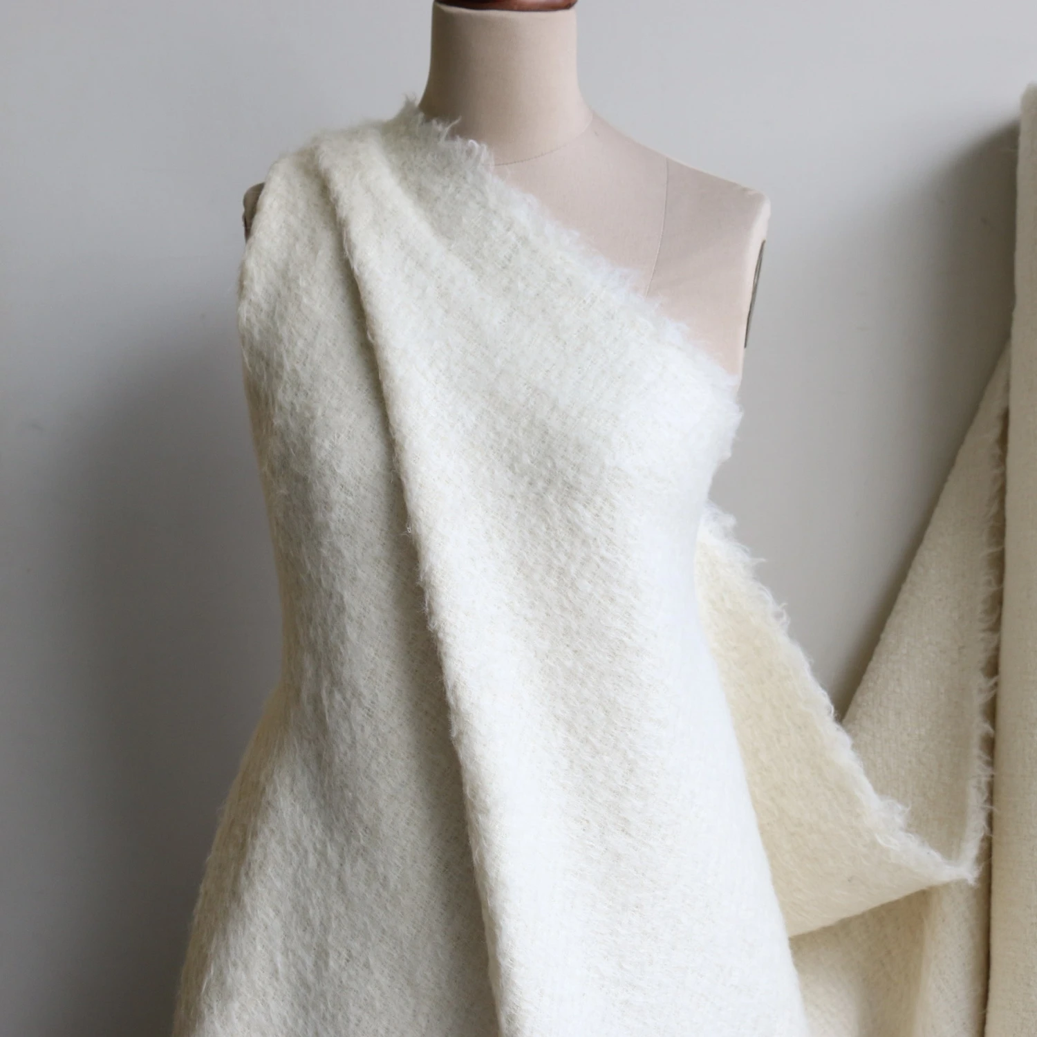 Mirella Crema Coating 6 Mirella Crema Coating - Image 4