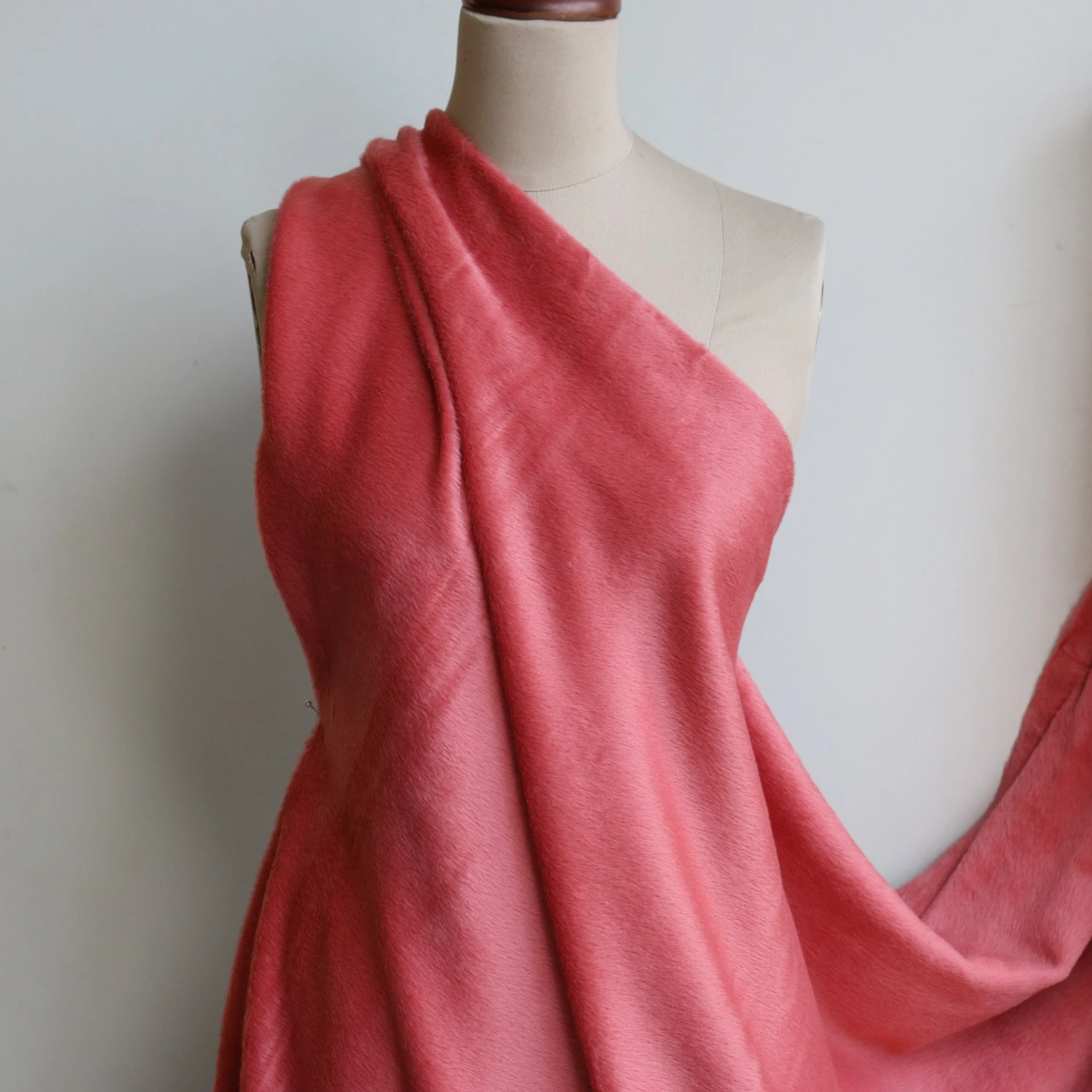 Suri Alpaca Coral Coating 6 Suri Alpaca Coral Coating - Image 4