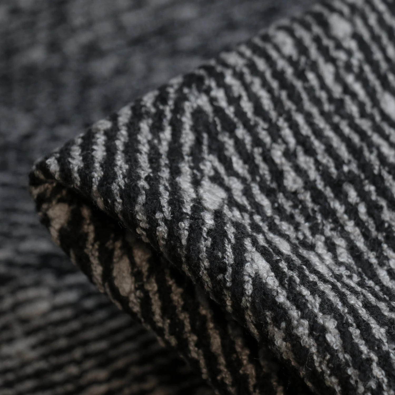 Ostuni Black/Silver Pearl Coating 3 Ostuni Black/Silver Pearl Coating