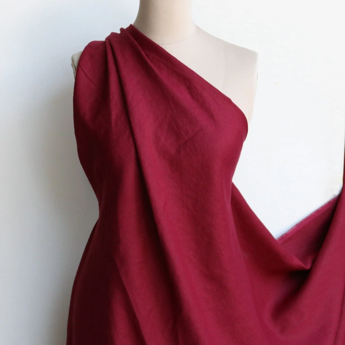 Loren Pomegranate Linen 5 Loren Pomegranate Linen - Image 3