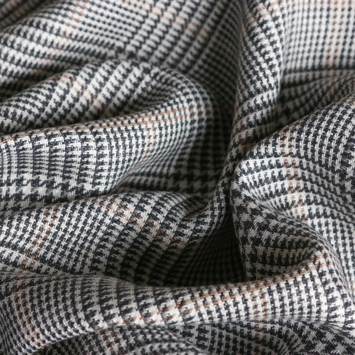 Carla Check Linen 3 Carla Check Linen - Image 2