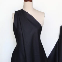 Linda Black 8 Linda Black -Silk Haven Shop IMG 7040 ef8cf755 01f7 489e aaa0 2c96c1038932