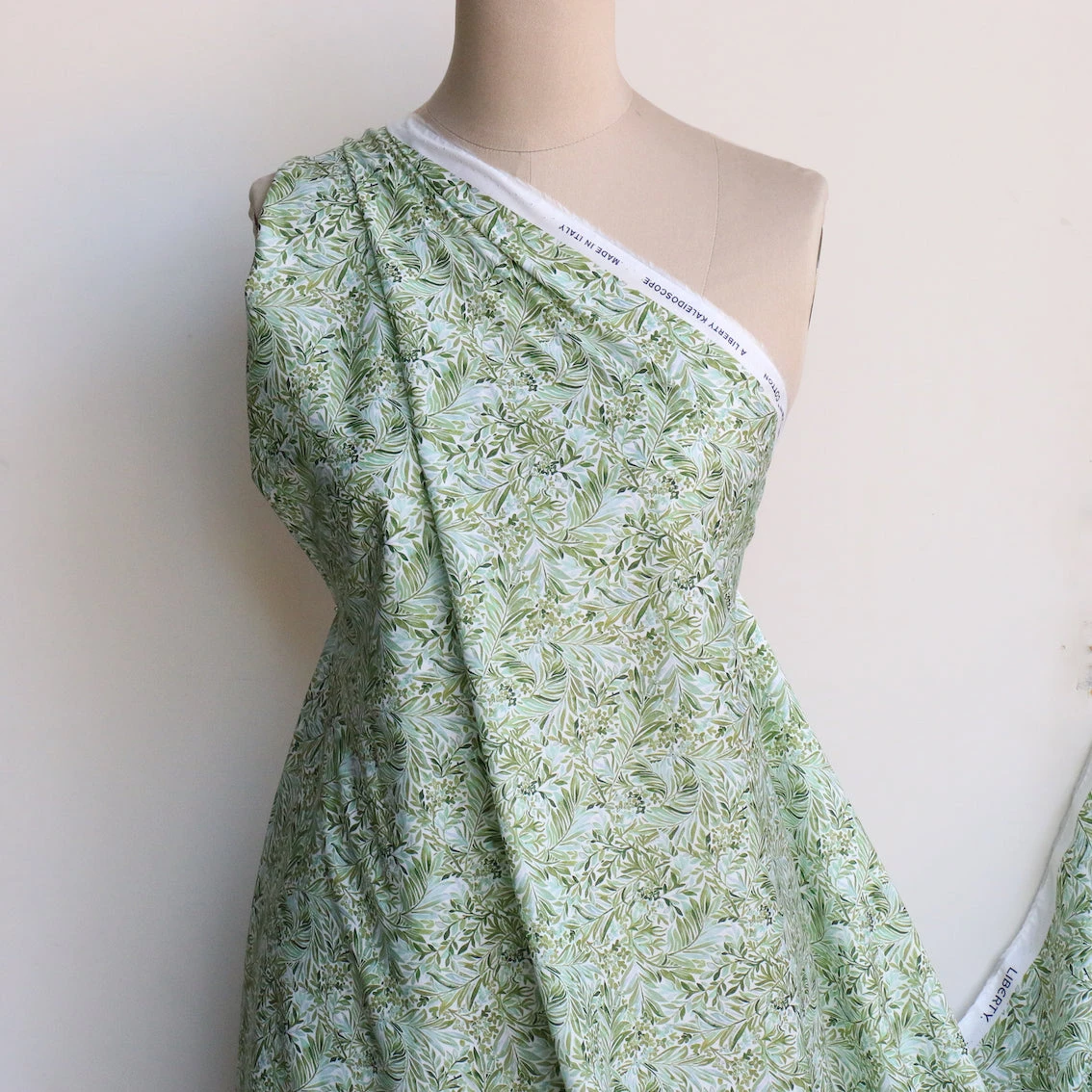 Wallace Garden - Liberty Tana Lawn™ 6 Wallace Garden - Liberty Tana Lawn™ - Image 4