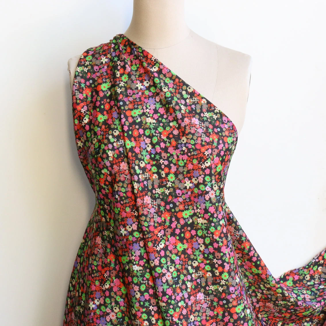 Joni's Field Viscose 7 Joni's Field Viscose - Image 5