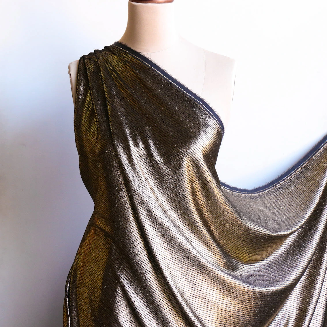 Gold Fever Foil Velvet 6 Gold Fever Foil Velvet - Image 4