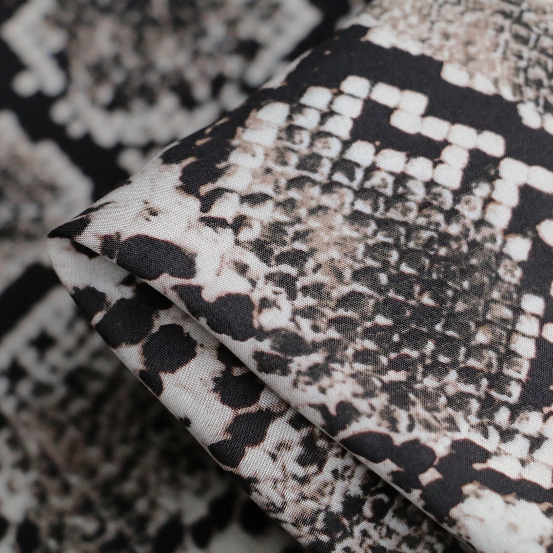 Snake Bite Viscose 3 Snake Bite Viscose
