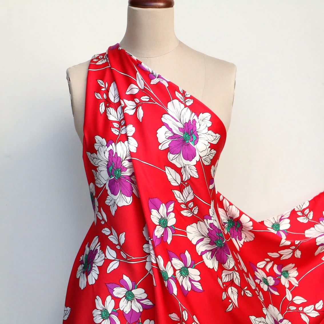 Chilli Blooms Viscose Poplin Sateen 8 Chilli Blooms Viscose Poplin Sateen - Image 6