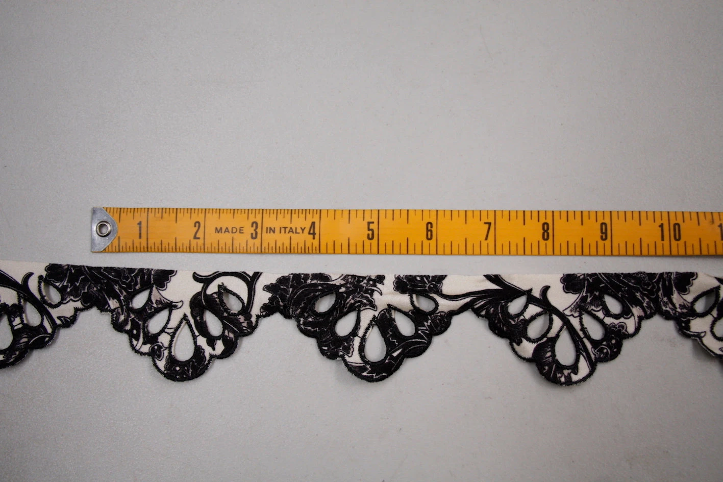 Ottoman Stretch Trim 5 Ottoman Stretch Trim - Image 3