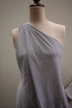 Look Into My Squares -Silk Haven Shop MG 4610 bcd42e41 c28f 4be9 baa7 8e51b45ceac9